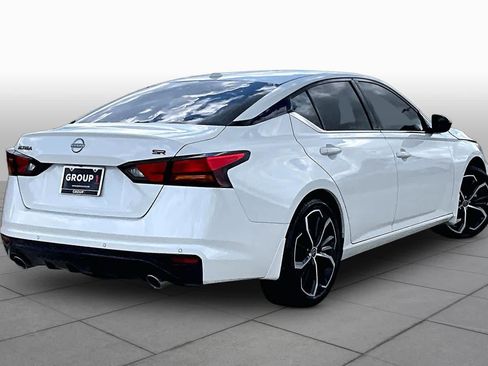 Used 2024 Nissan Altima 2.5 SR FWD image 12