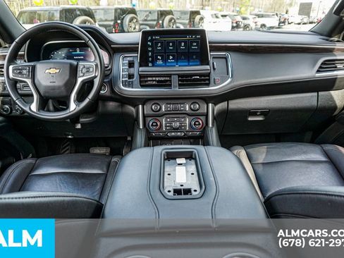 Used 2024 Chevrolet Suburban LT image 28