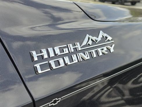 New 2026 Chevrolet Suburban High Country RWD image 14