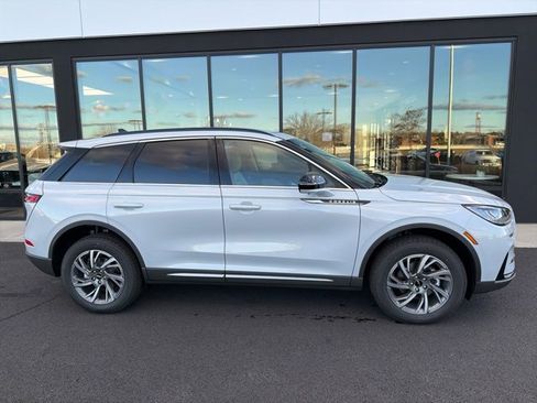 New 2026 Lincoln Corsair Premiere image 2