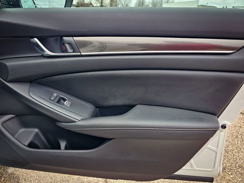 Used 2019 Honda Accord Sport image 39