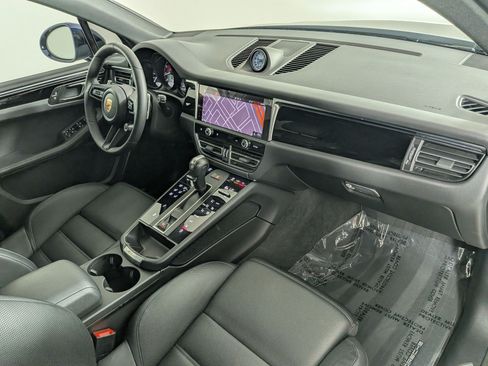 Certified 2024 Porsche Macan S AWD/4WD image 24