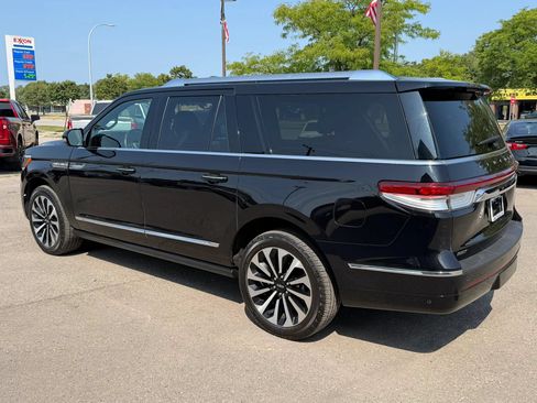 Used 2023 Lincoln Navigator L Reserve AWD/4WD image 3