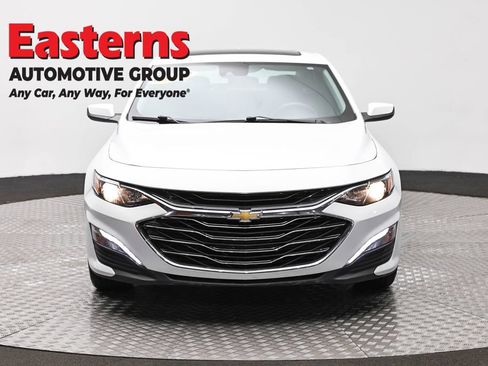 Used 2024 Chevrolet Malibu LT FWD image 2
