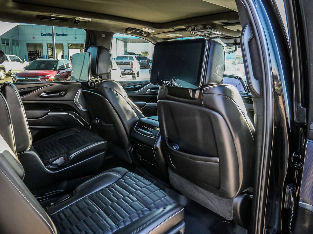 Used 2023 Cadillac Escalade ESV V w/ LPO, ONYX Package AWD/4WD image 26