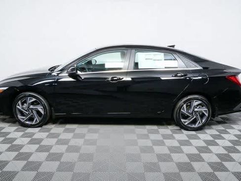 New 2026 Hyundai Elantra Limited image 10