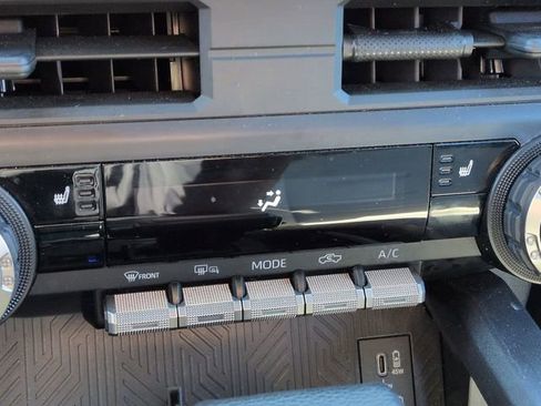 Used 2025 Toyota Tacoma TRD Off-Road image 30