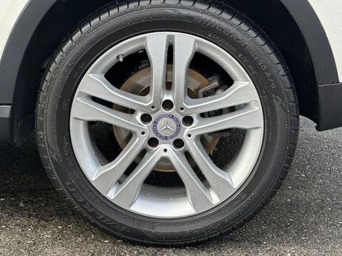 Used 2017 Mercedes-Benz GLA 250 4MATIC image 34