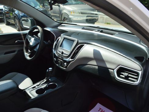 Used 2018 Chevrolet Equinox LS FWD image 23
