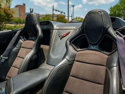 Used 2016 Chevrolet Corvette Z06 w/ 3LZ Preferred Equipment Group RWD image 9