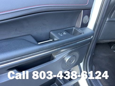 Used 2023 Ford Expedition Limited image 13