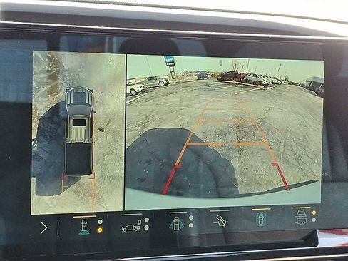 Used 2023 Chevrolet Silverado 1500 ZR2 image 18