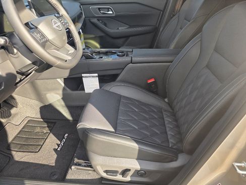 New 2026 Nissan Rogue Platinum w/ Platinum Premium Package image 12