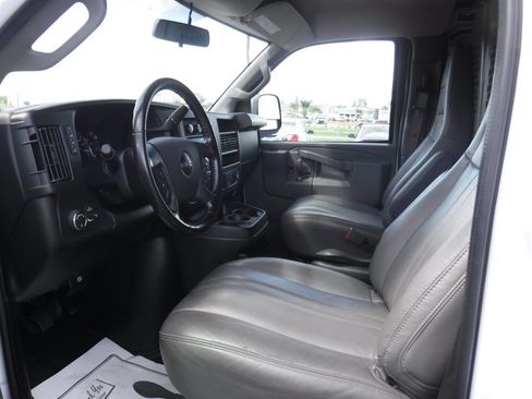 Used 2022 GMC Savana 2500 w/ Driver Convenience Package RWD image 12