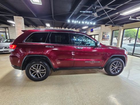 Used 2017 Jeep Grand Cherokee Limited AWD/4WD image 8