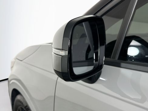 Used 2025 Kia Carnival SX Prestige FWD image 16