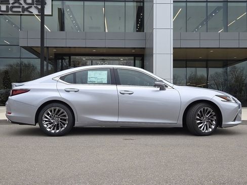 New 2025 Lexus ES 350 Ultra Luxury image 30