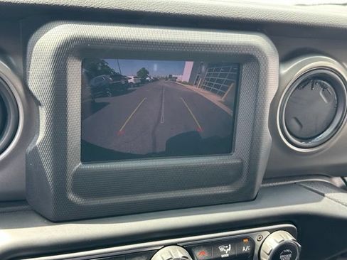 Used 2023 Jeep Wrangler Unlimited AWD/4WD image 39