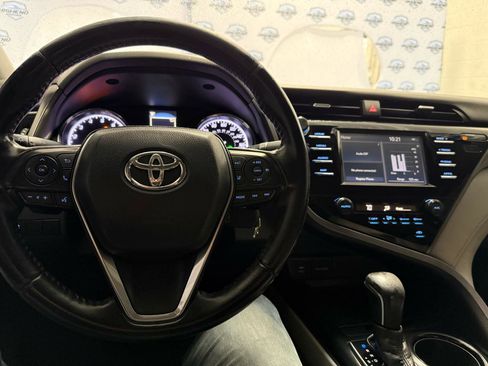 Used 2019 Toyota Camry SE FWD image 26