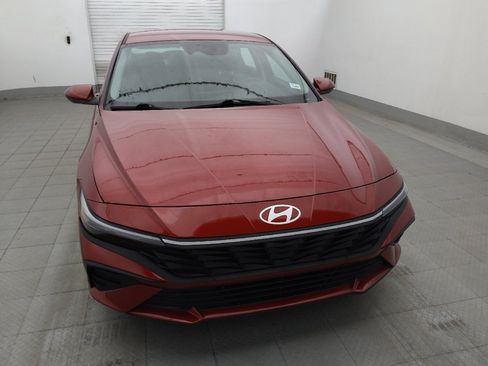 Used 2025 Hyundai Elantra SE FWD image 14