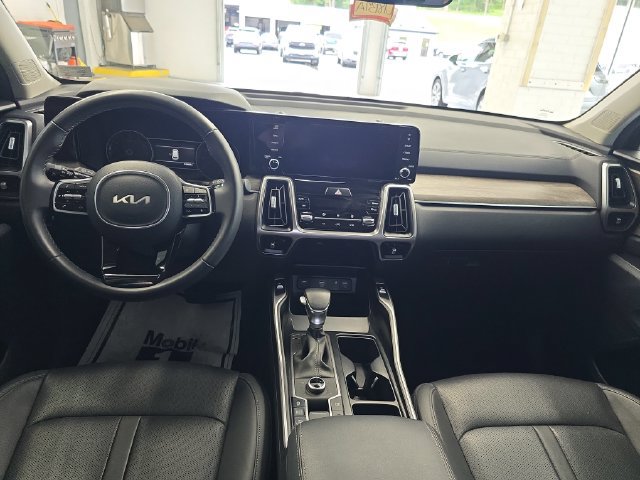Certified 2023 Kia Sorento X-Line EX AWD/4WD image 11