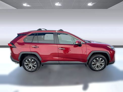 Certified 2022 Toyota RAV4 Limited AWD/4WD image 8