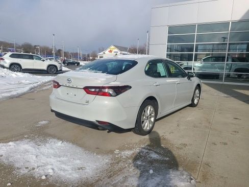 Used 2024 Toyota Camry LE image 7