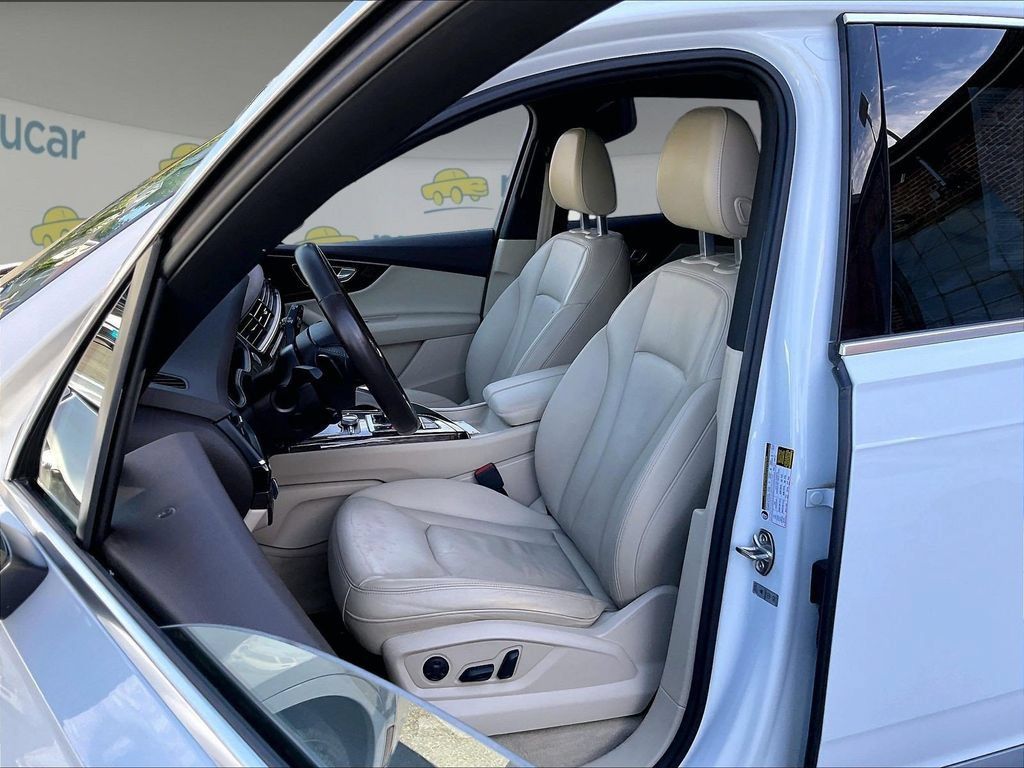 Used 2018 Audi Q7 3.0T Premium Plus w/ Premium Plus Package AWD/4WD image 10