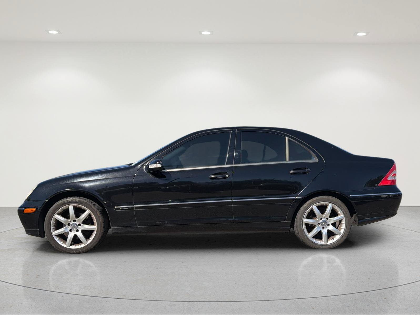 Used 2004 Mercedes-Benz C 230 Sedan image 2