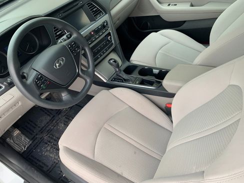Used 2017 Hyundai Sonata Sport w/ Cargo Package image 10