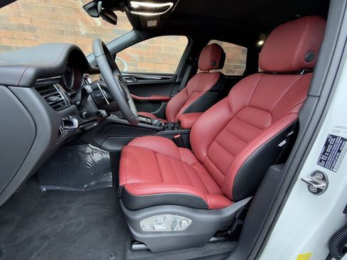 New 2026 Porsche Macan S image 4