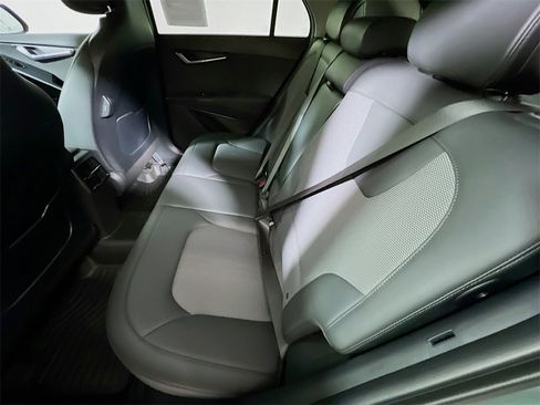 Used 2025 Kia Niro EX image 22