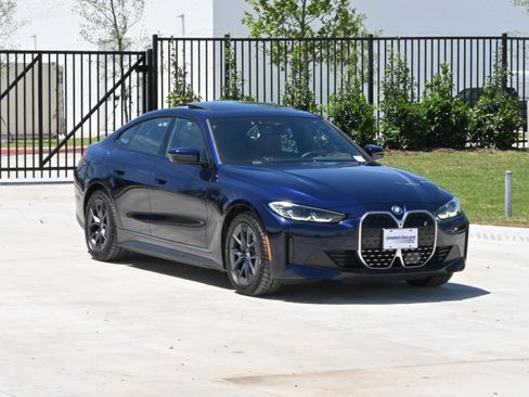Used 2023 BMW i4 eDrive35 RWD image 3