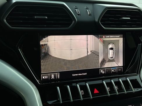 Used 2021 Lamborghini Urus image 39