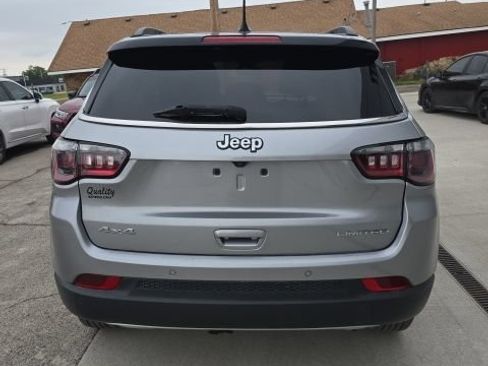 Used 2023 Jeep Compass Limited AWD/4WD image 7