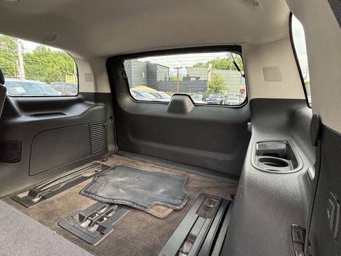 Used 2013 Chevrolet Tahoe LT w/ Luxury Package AWD/4WD image 16
