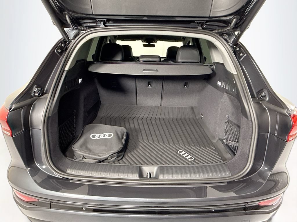 Used 2025 Audi Q6 e-tron Premium AWD/4WD image 31