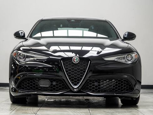 Used 2022 Alfa Romeo Giulia Ti image 7