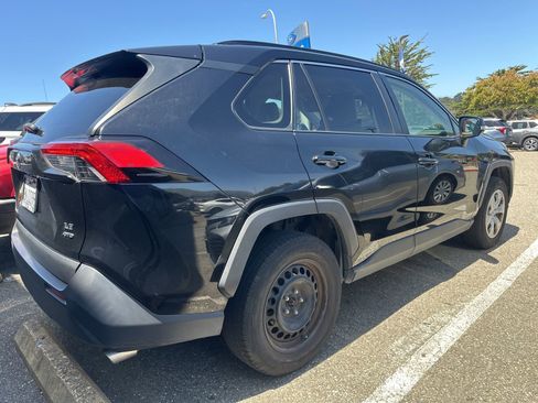 Used 2020 Toyota RAV4 LE w/ All Weather Liner Package AWD/4WD image 7