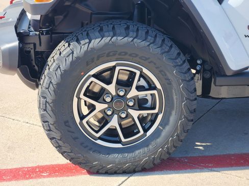 New 2026 Jeep Wrangler Unlimited Rubicon AWD/4WD image 11