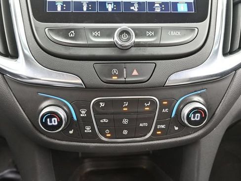 Used 2023 Chevrolet Equinox LT FWD image 23