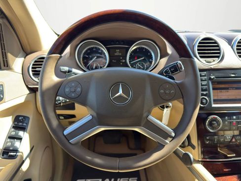 Used 2011 Mercedes-Benz GL 550 4MATIC image 17