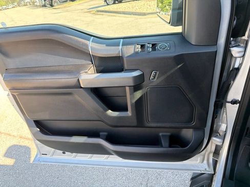 Used 2018 Ford F150 XLT w/ Equipment Group 302A Luxury AWD/4WD image 32