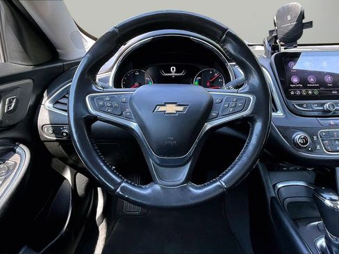 Used 2019 Chevrolet Malibu Hybrid w/ Leather Package FWD image 11