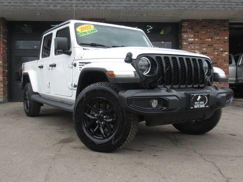 Used 2022 Jeep Gladiator Sport image 2