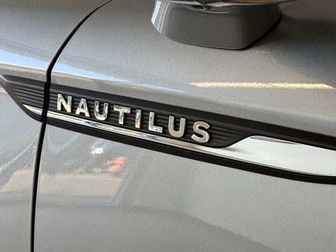 Used 2023 Lincoln Nautilus Reserve w/ Equipment Group 201A AWD/4WD image 28