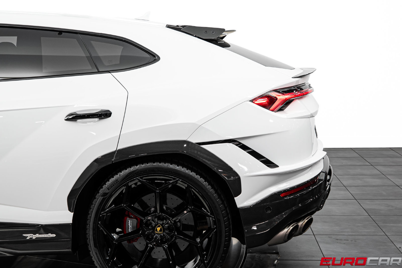 Used 2023 Lamborghini Urus Performante AWD/4WD image 21