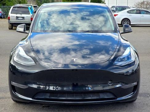 Used 2023 Tesla Model Y Performance image 2