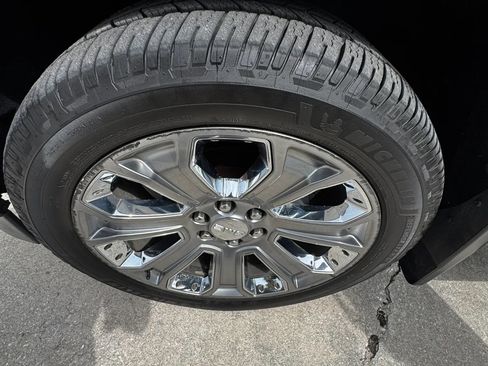Used 2017 GMC Sierra 1500 Denali w/ Denali Ultimate Package AWD/4WD image 28