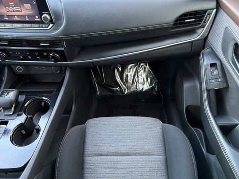 Used 2021 Nissan Rogue S image 28